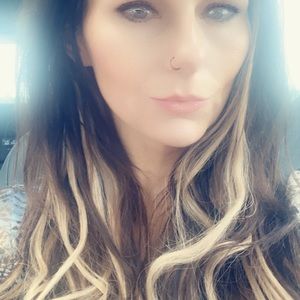 Meet your Posher, Ashley :owner 2thenines boutique